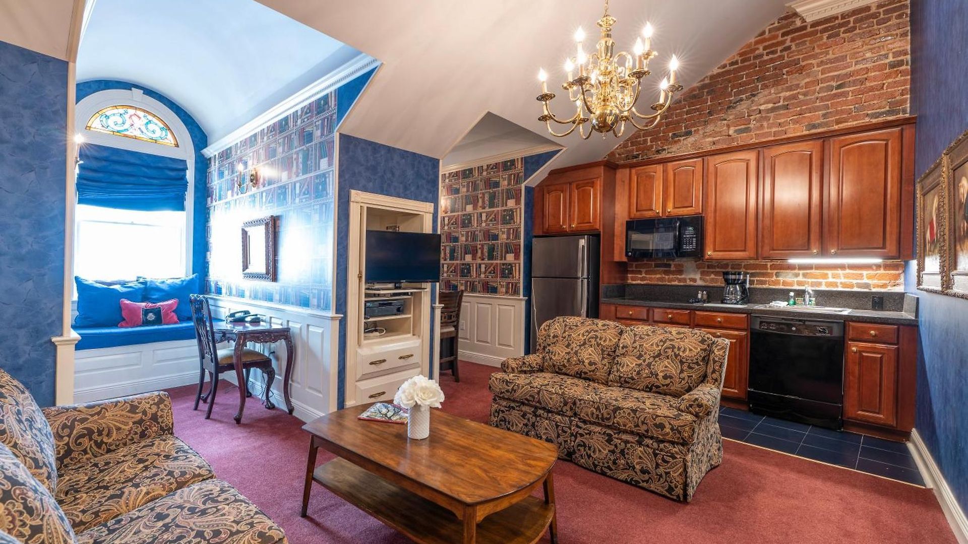 Quarter House Hotel