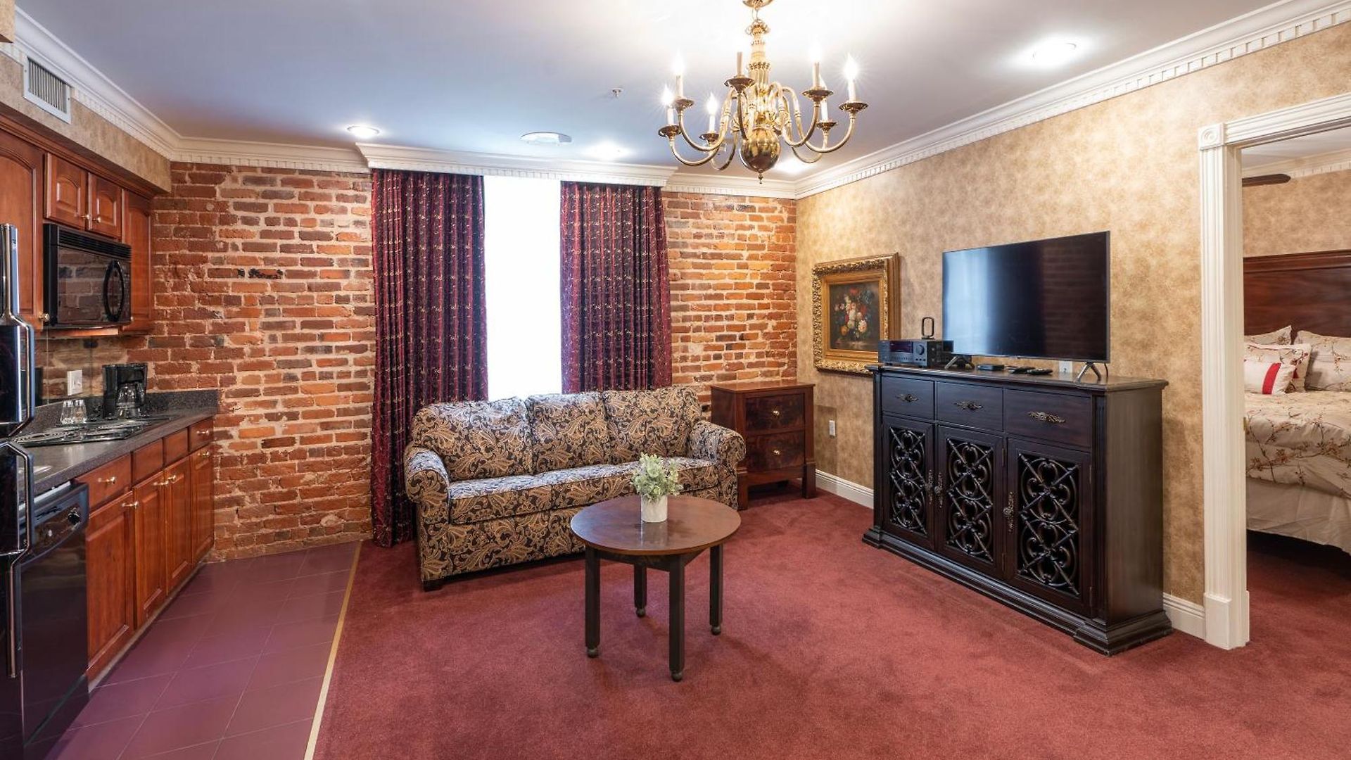 Quarter House Hotel