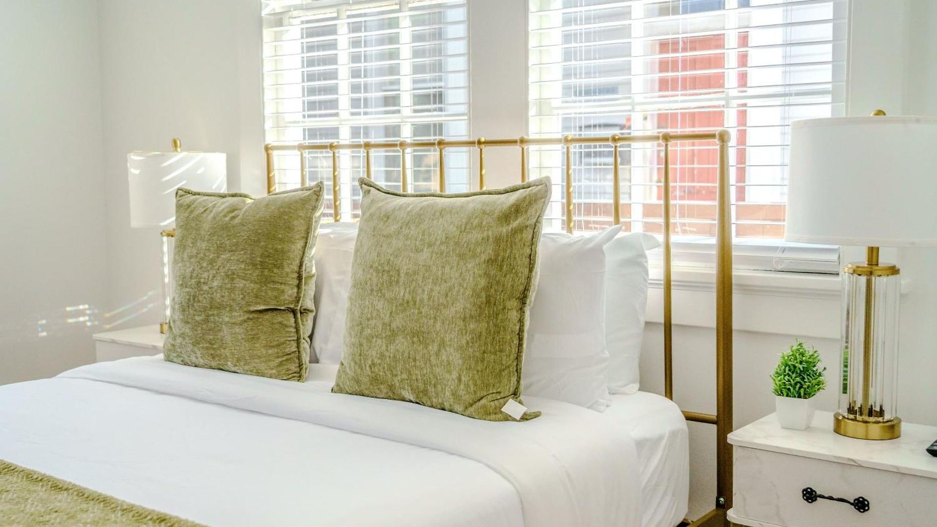 Serene 4 Bedroom Near French Quarter With Wi-fi And Parking Holiday home New Orleans