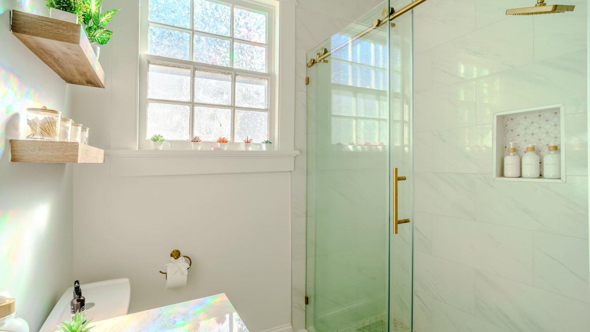 Serene 4 Bedroom Near French Quarter With Wi-fi And Parking *