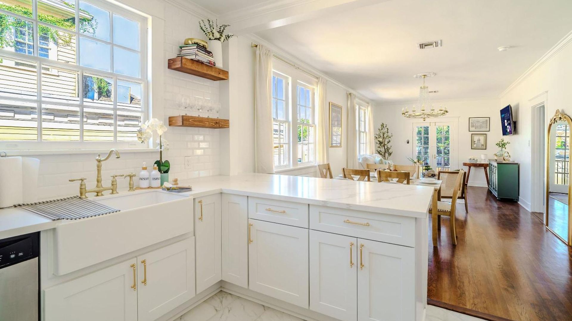 Serene 4 Bedroom Near French Quarter With Wi-fi And Parking Holiday home New Orleans