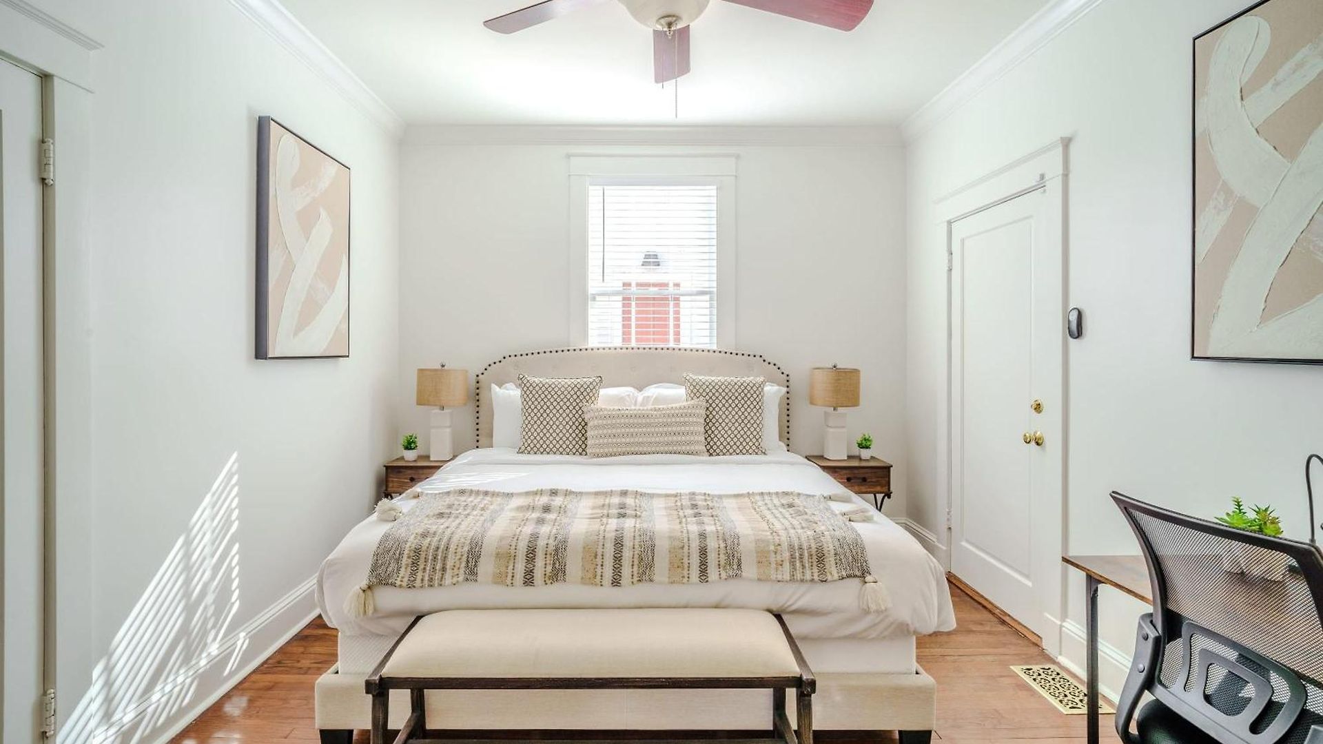 Holiday home Serene 4 Bedroom Near French Quarter With Wi-fi And Parking