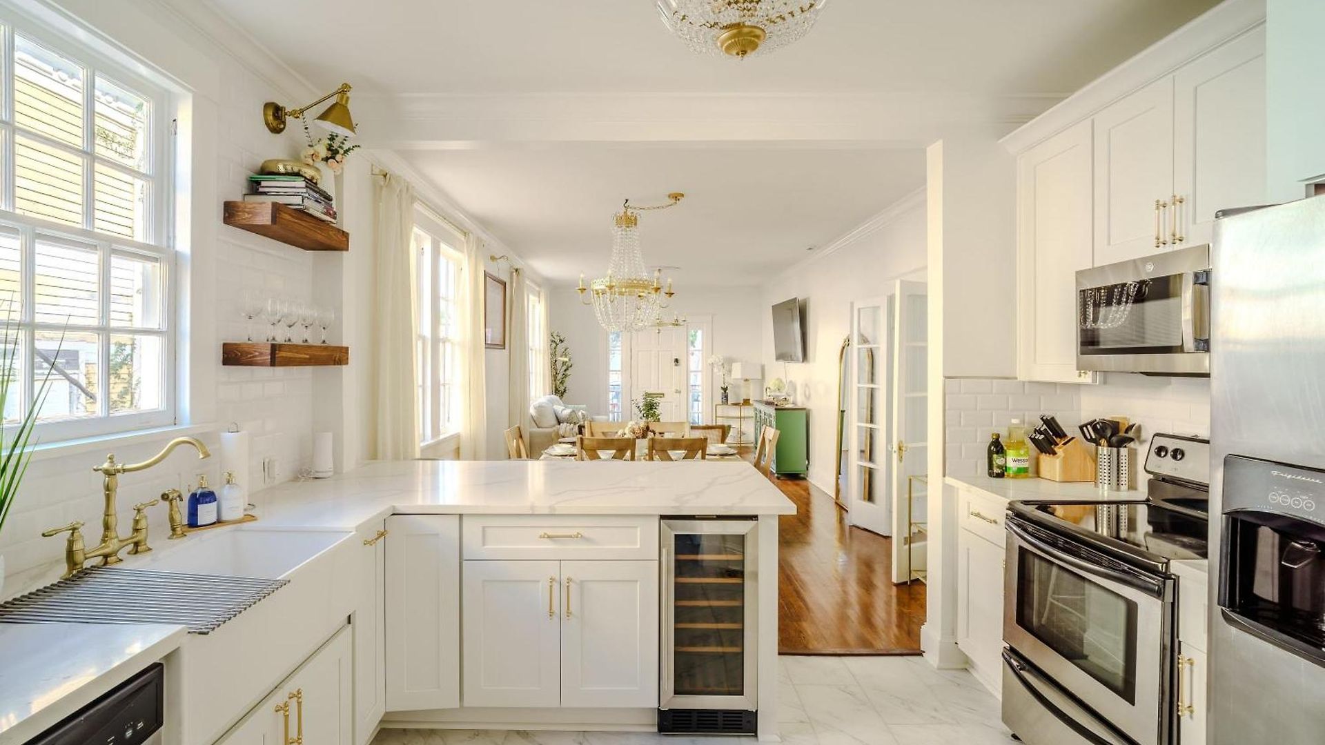 Holiday home Serene 4 Bedroom Near French Quarter With Wi-fi And Parking *