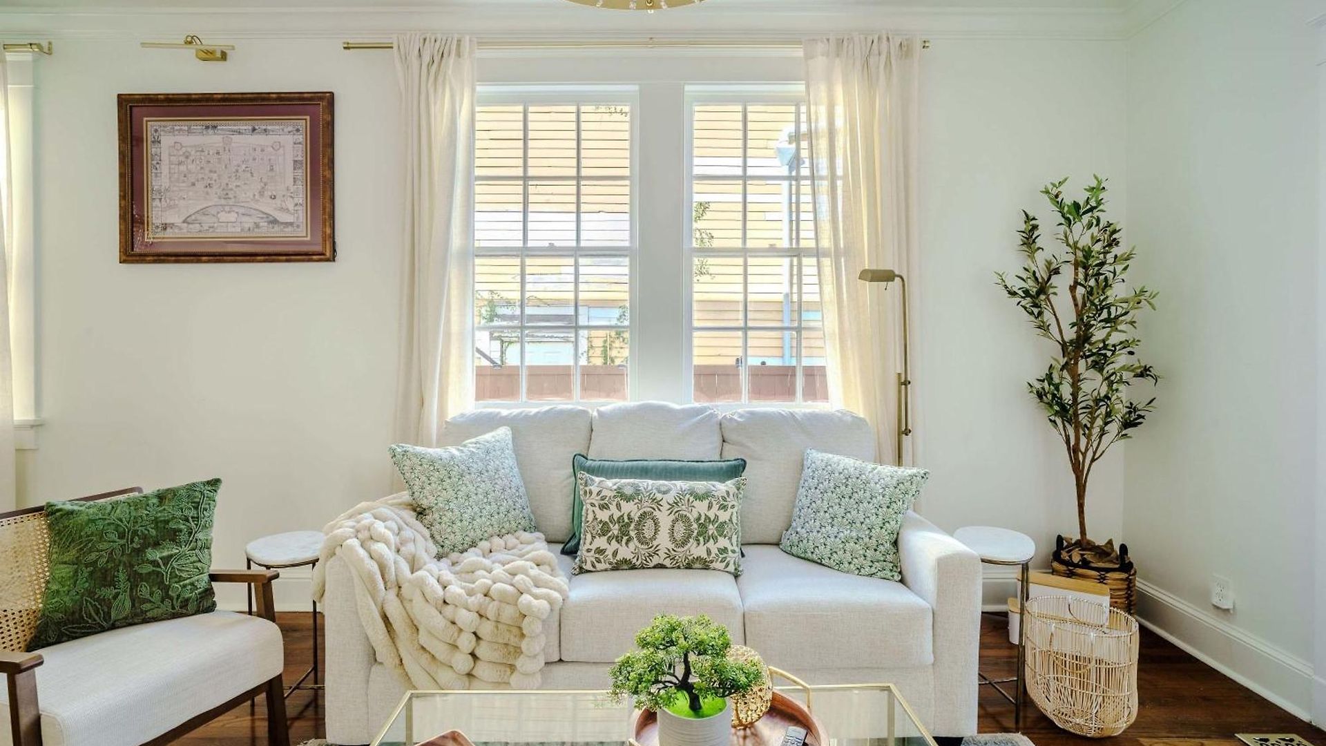 Serene 4 Bedroom Near French Quarter With Wi-fi And Parking Holiday home