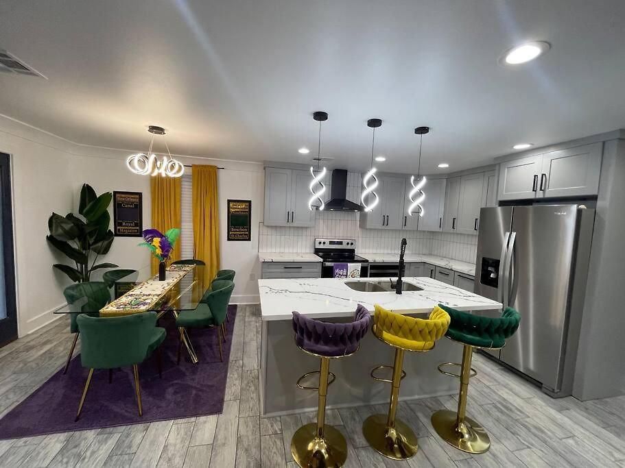 Holiday home Mardigras Modern 4bedrm Wi-fi Free Parking
