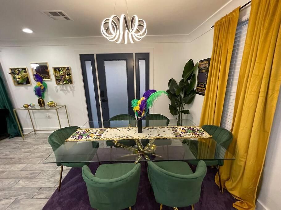 Mardigras Modern 4bedrm Wi-fi Free Parking Holiday home