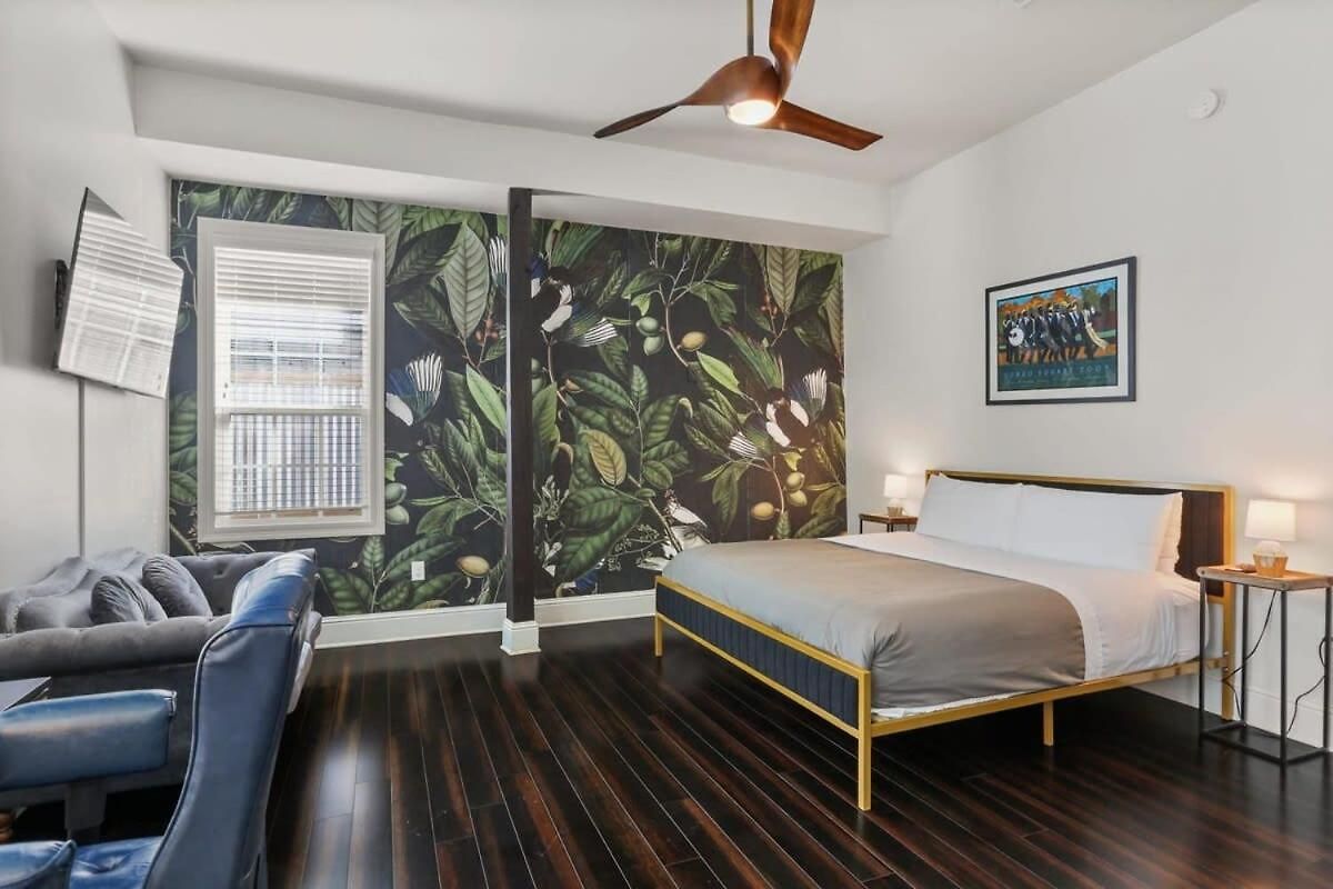 Apartment Stylish 2-bedroom In Garden District