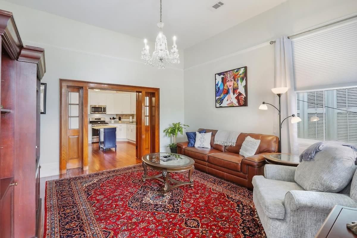 Unbeatable 2bd Bayou Luxury Steps To Jazz Fest Holiday home New Orleans