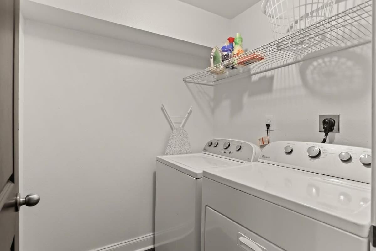 Garden District 3bd 2ba Parking Stylish & Unique *