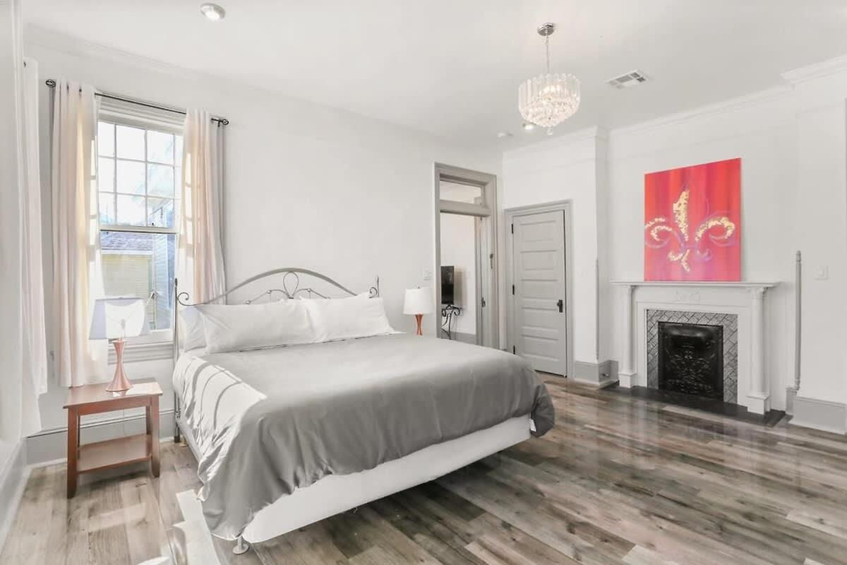 Spacious Mid 1bd On The Canal Streetcar Line *