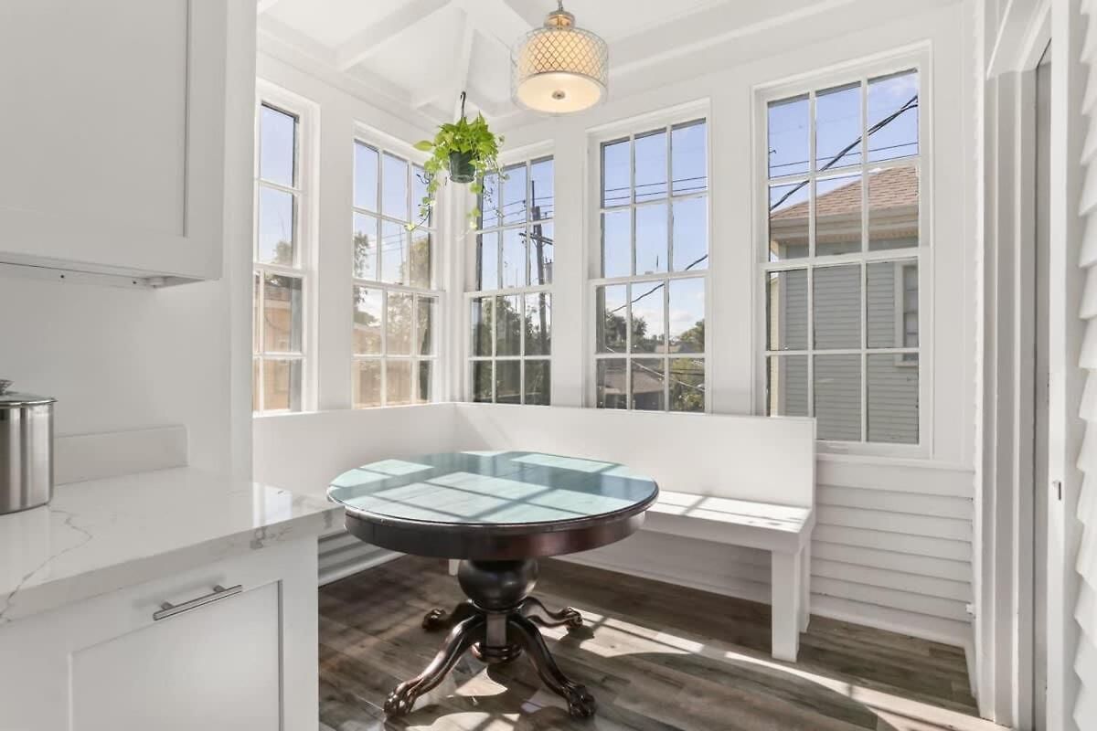 Spacious Mid 1bd On The Canal Streetcar Line