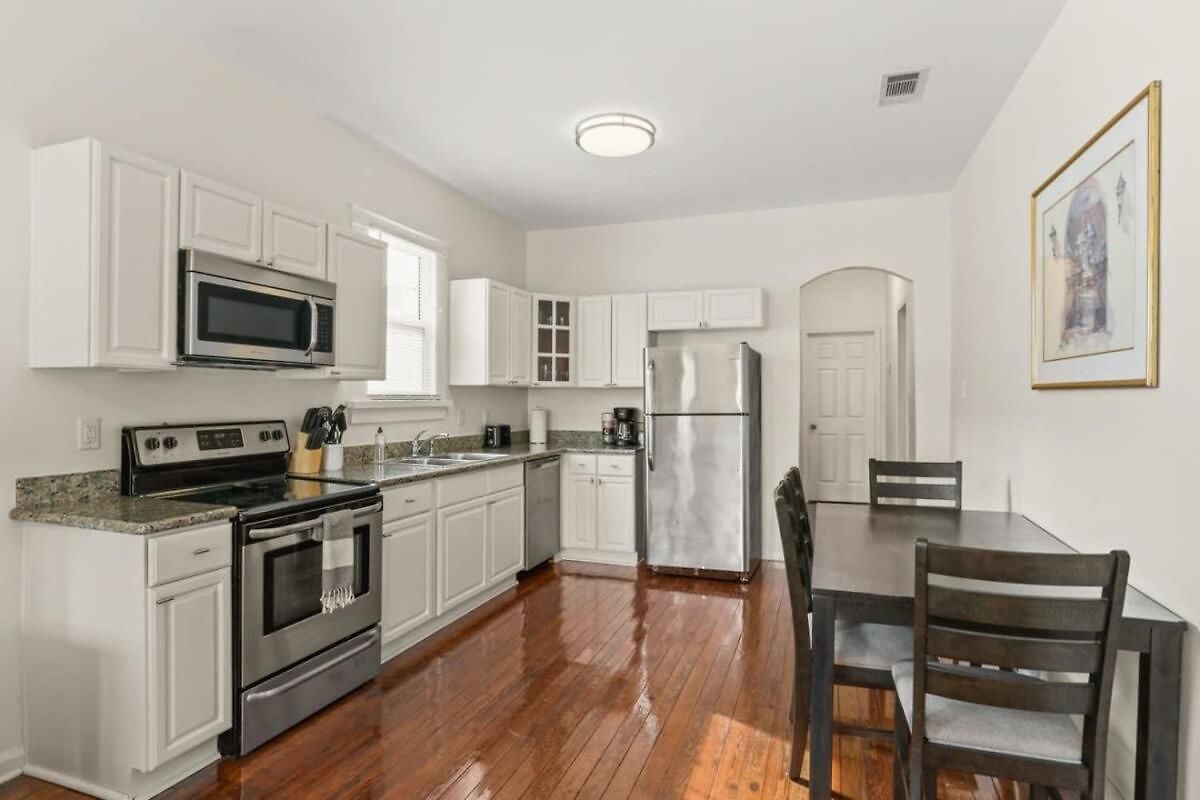 Apartment Pristine And Comfy Mid-city 2bd 1ba *