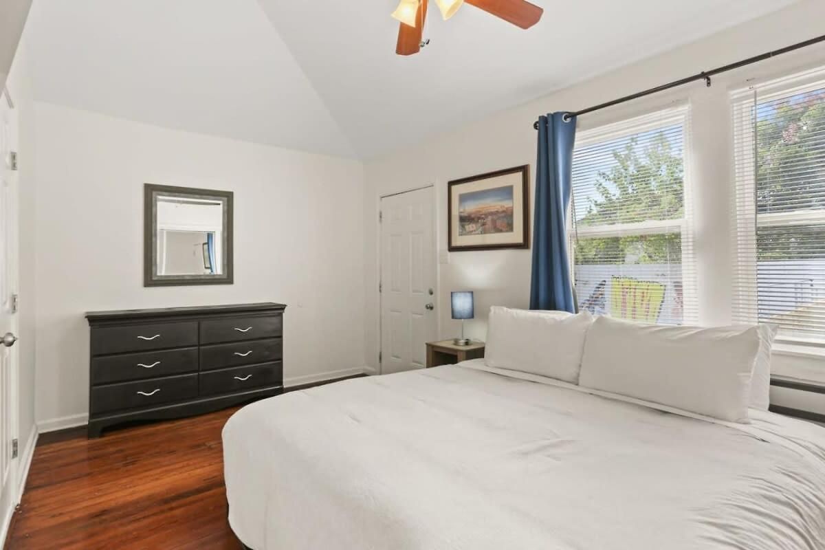 Apartment Pristine And Comfy Mid-city 2bd 1ba