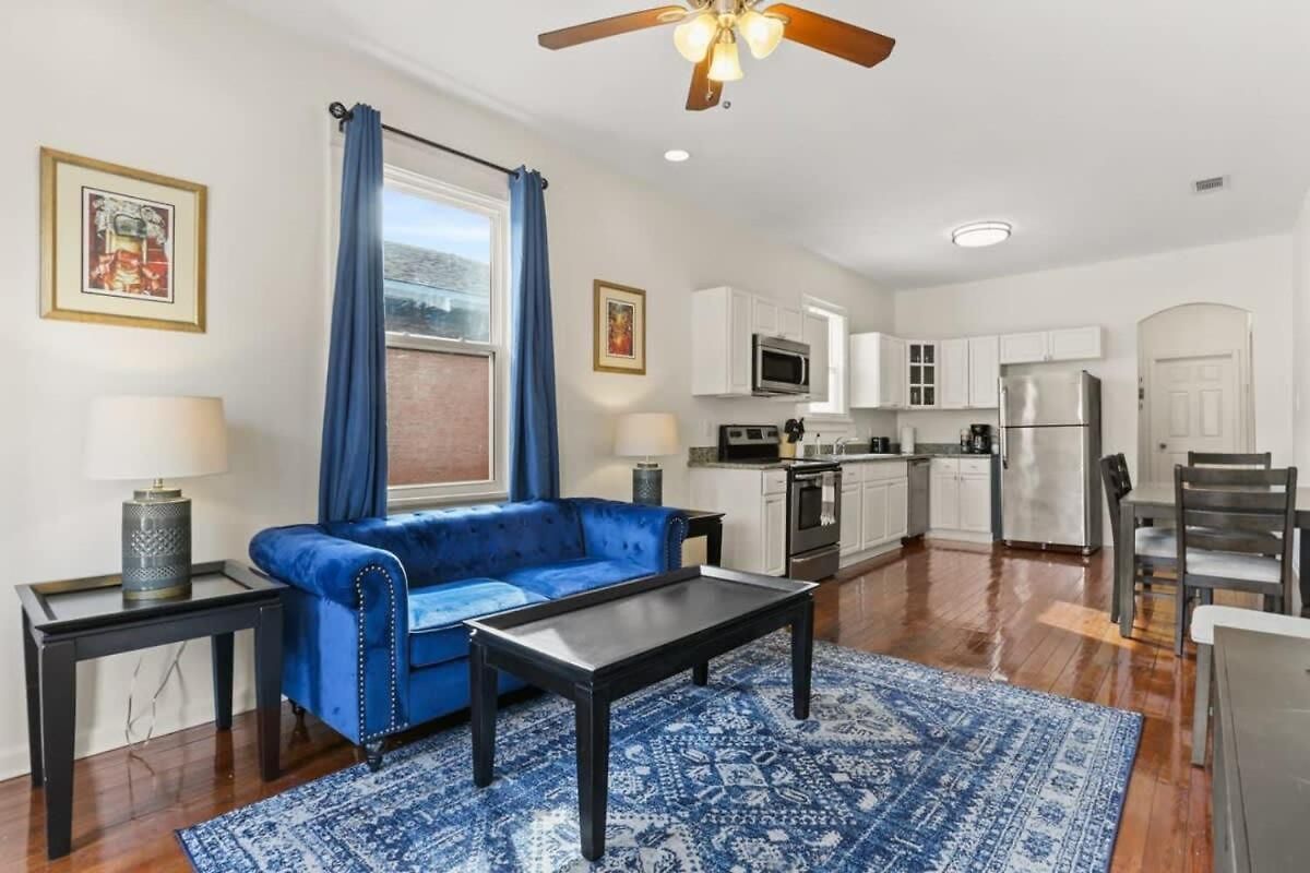 Pristine And Comfy Mid-city 2bd 1ba Apartment *