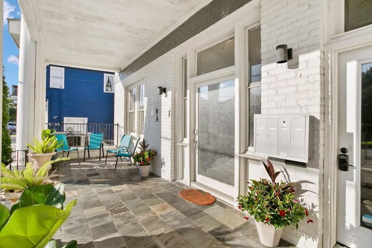 Modern Pristine Stunning 2bd Garden District Apartment *