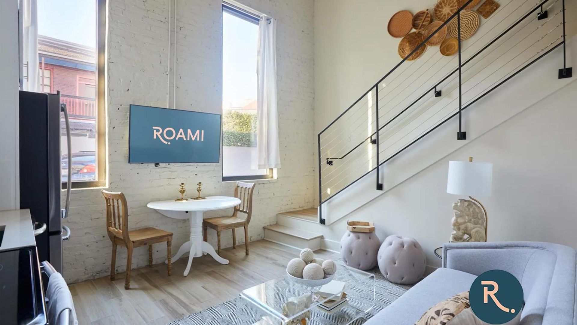 Roami At The Esplanade Apartment