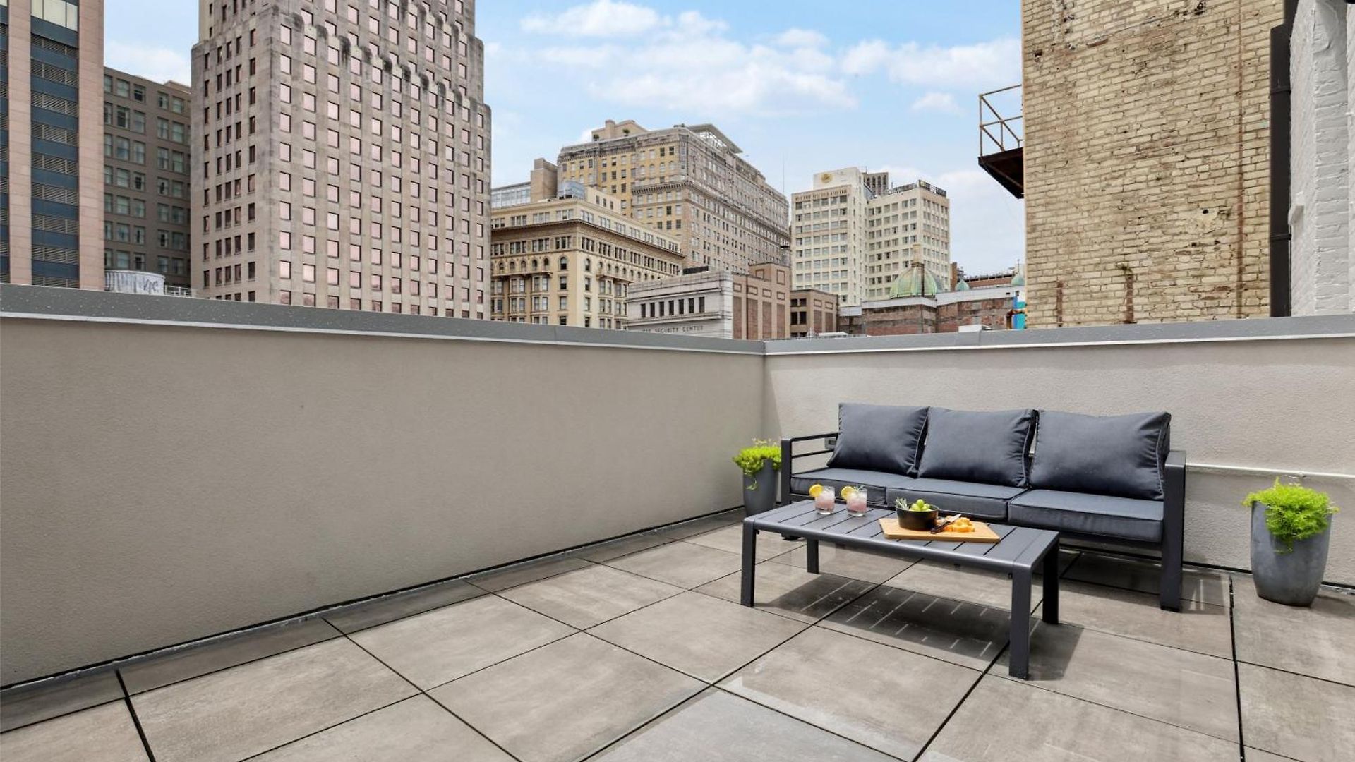 Apartment Roami At 714 Canal New Orleans