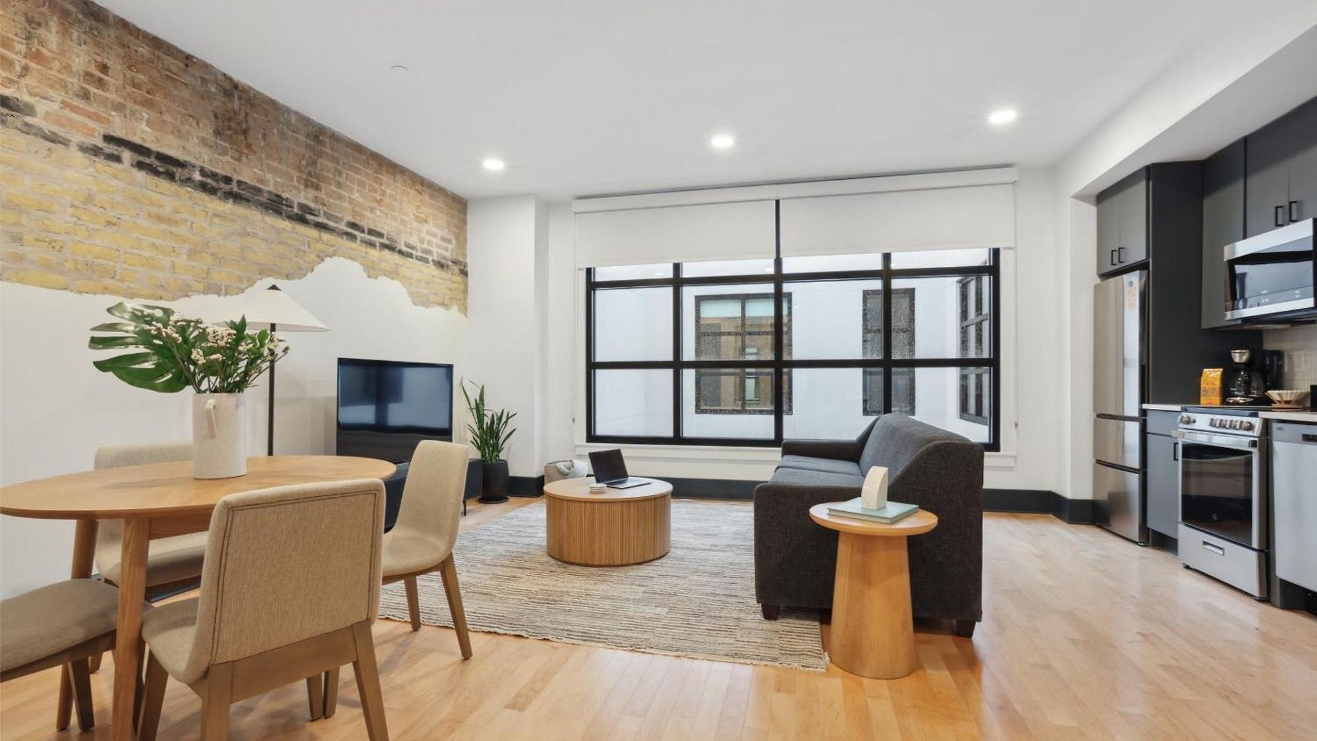 Apartment Roami At 714 Canal New Orleans