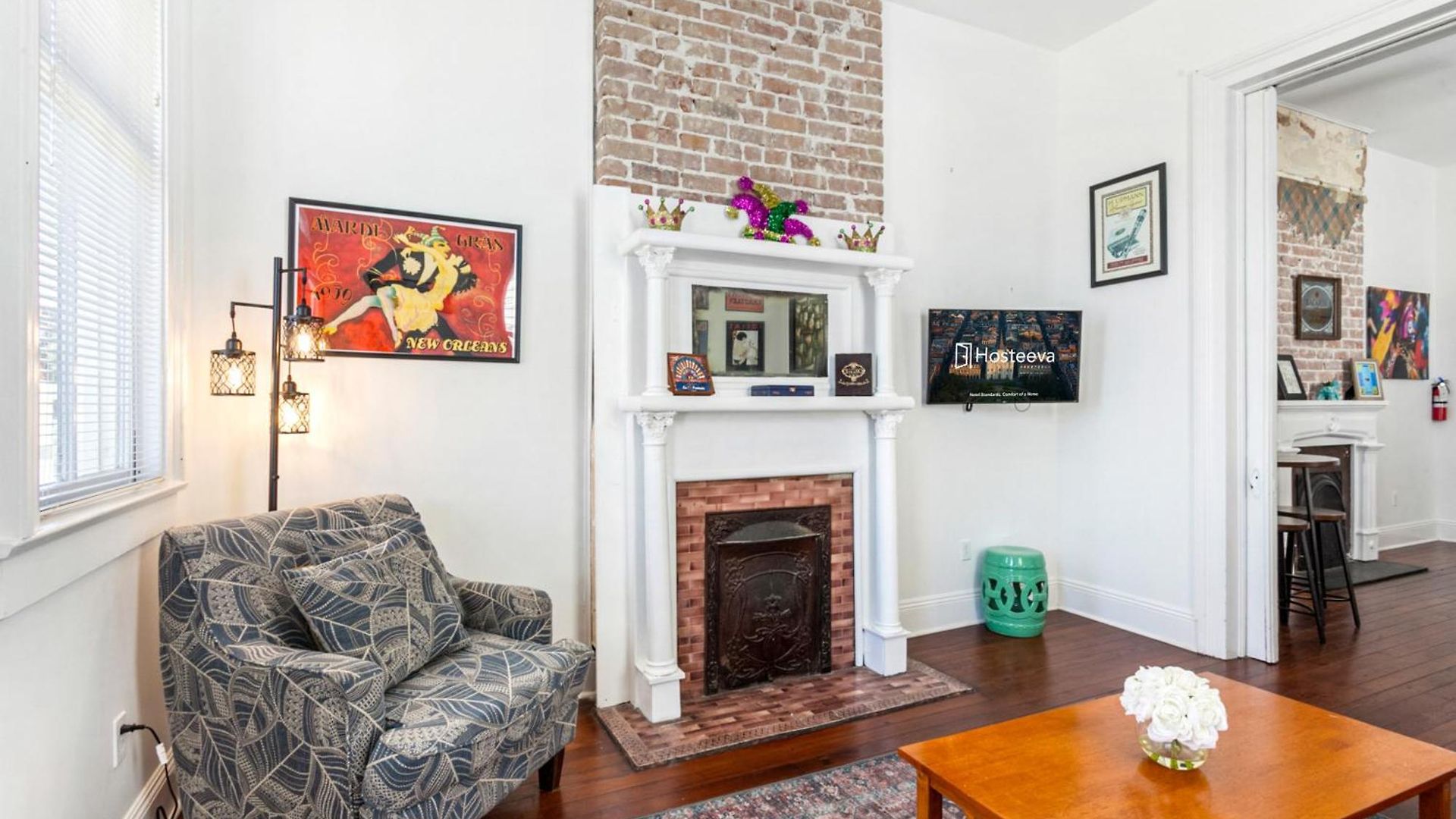 Private 2br In Uptown By Hosteeva