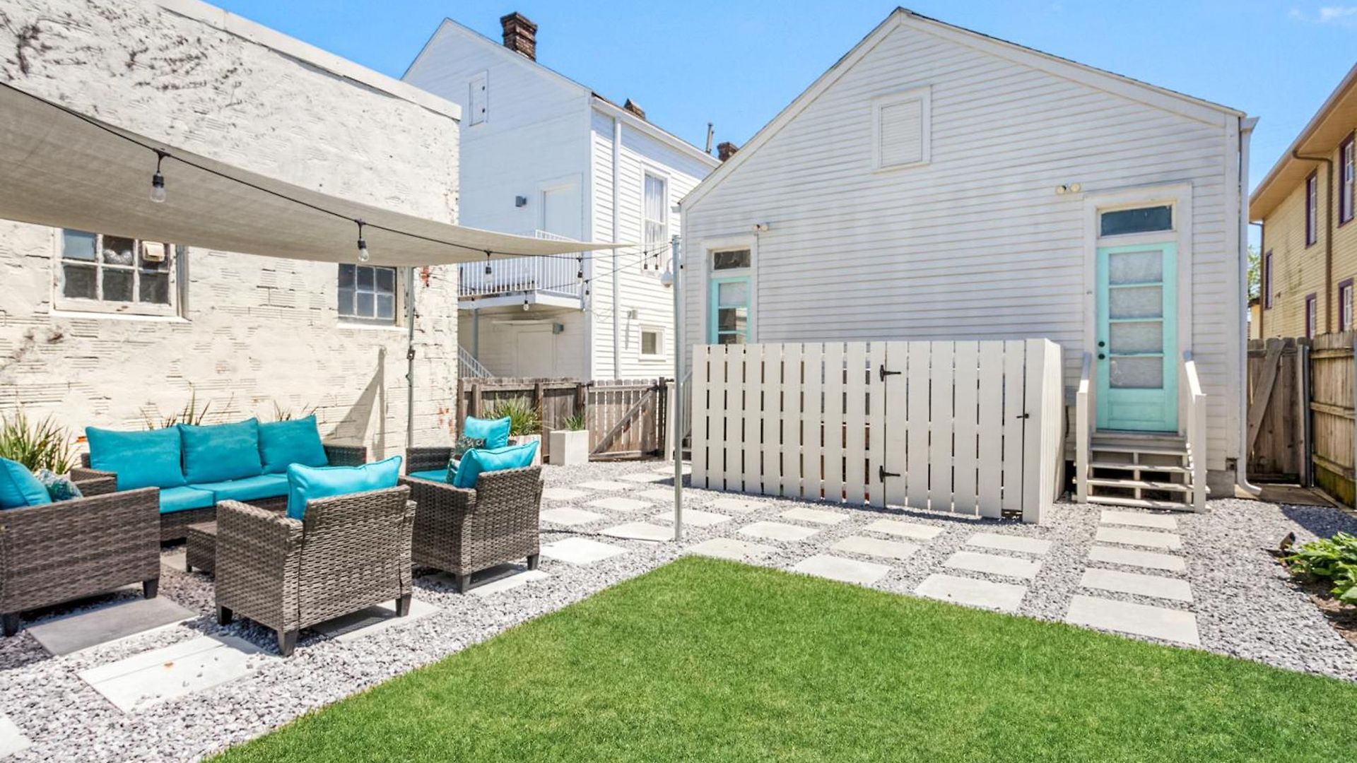 Apartment Private 2br In Uptown By Hosteeva