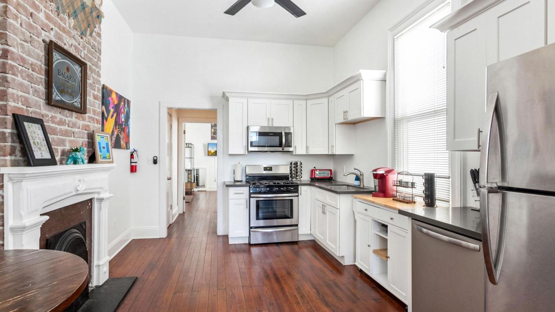 Private 2br In Uptown By Hosteeva Apartment