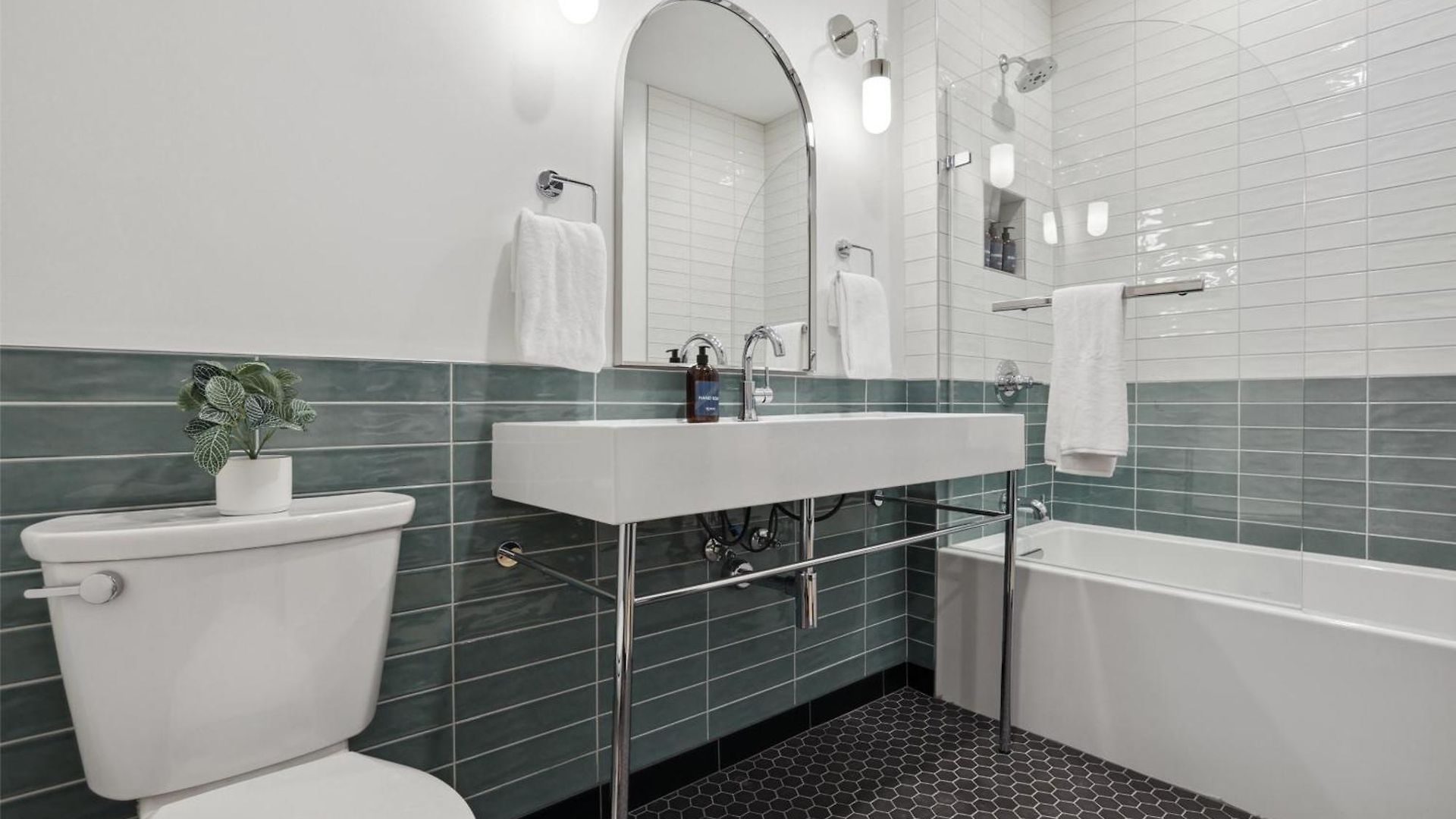 Apartment Roami At 714 Canal