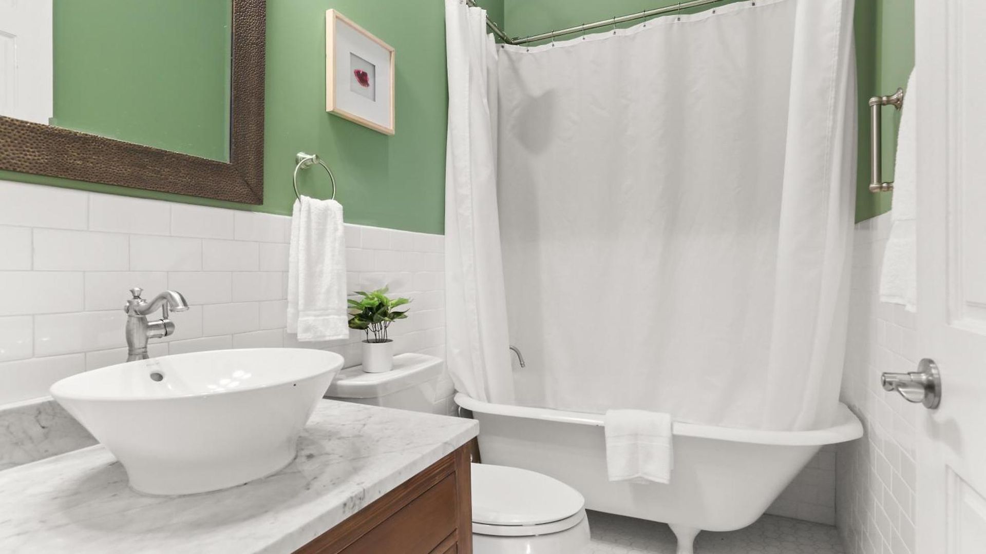 Upscale 3 Bed 2 Bath Private In Uptown New Orleans! Close To Magazine Street, Universities, & French Quarter Holiday home New Orleans