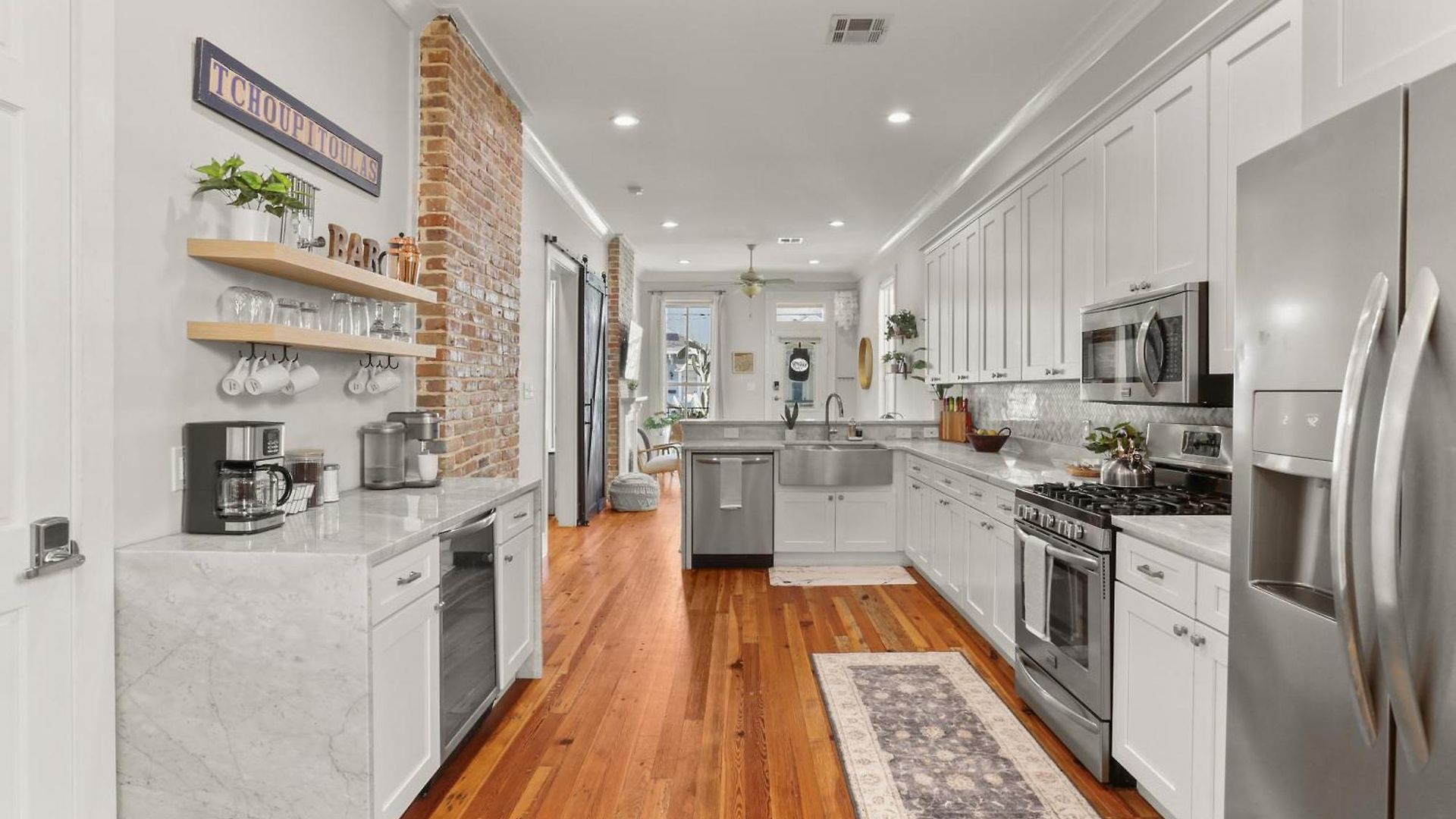 Holiday home Upscale 3 Bed 2 Bath Private In Uptown New Orleans! Close To Magazine Street, Universities, & French Quarter *