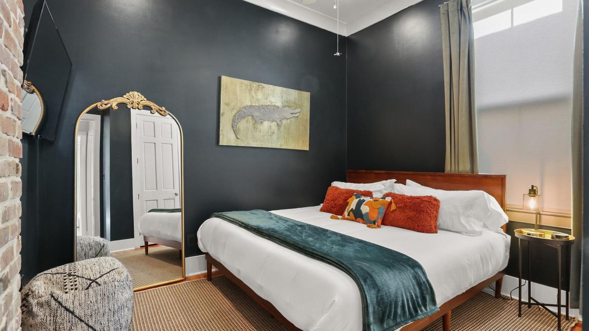 Holiday home Upscale 3 Bed 2 Bath Private In Uptown New Orleans! Close To Magazine Street, Universities, & French Quarter *