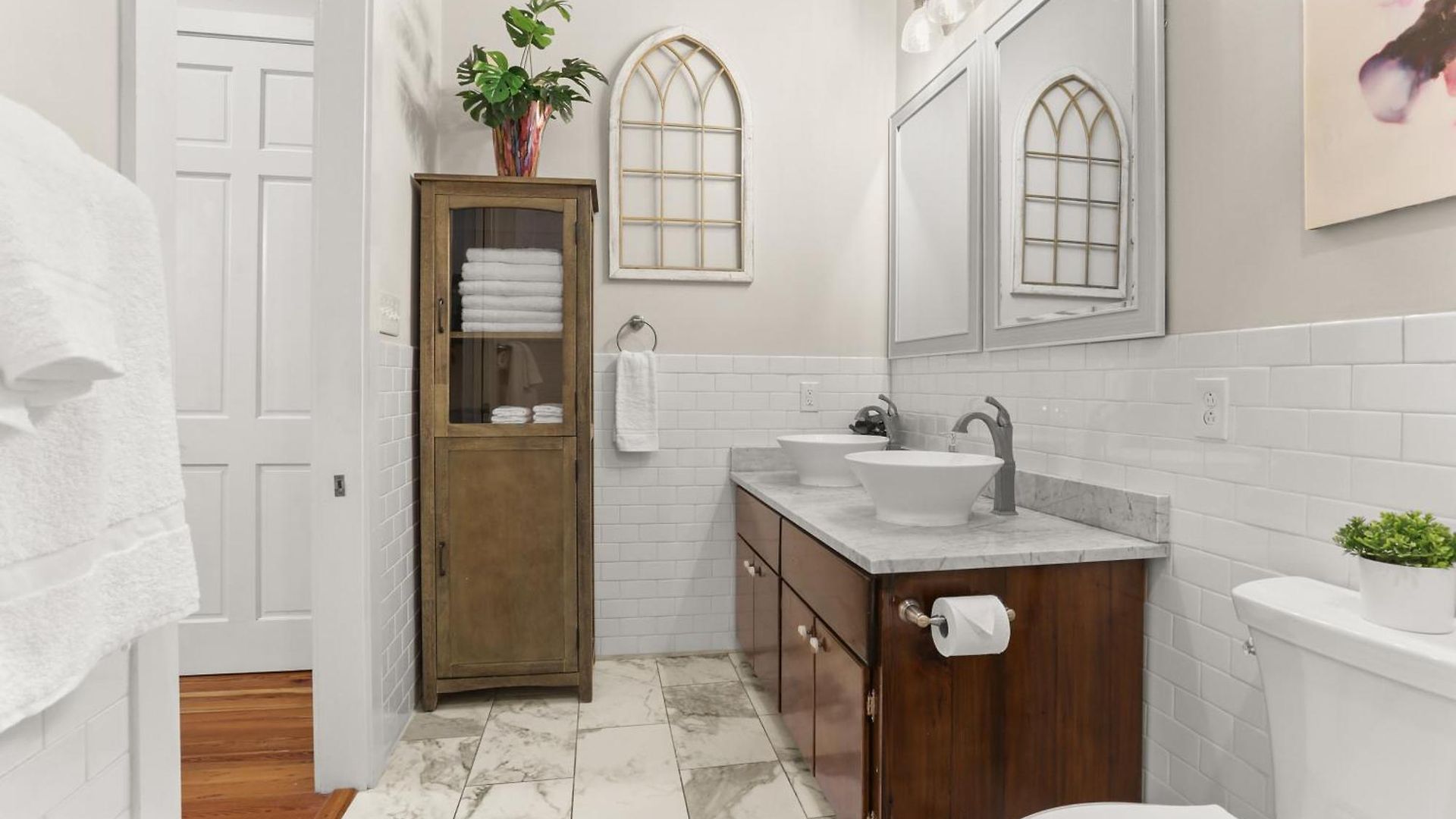 Upscale 3 Bed 2 Bath Private In Uptown New Orleans! Close To Magazine Street, Universities, & French Quarter