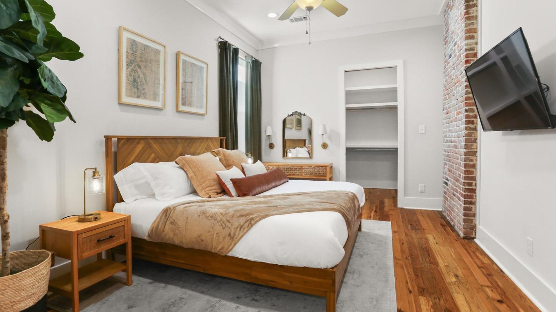 Upscale 3 Bed 2 Bath Private In Uptown New Orleans! Close To Magazine Street, Universities, & French Quarter Holiday home *