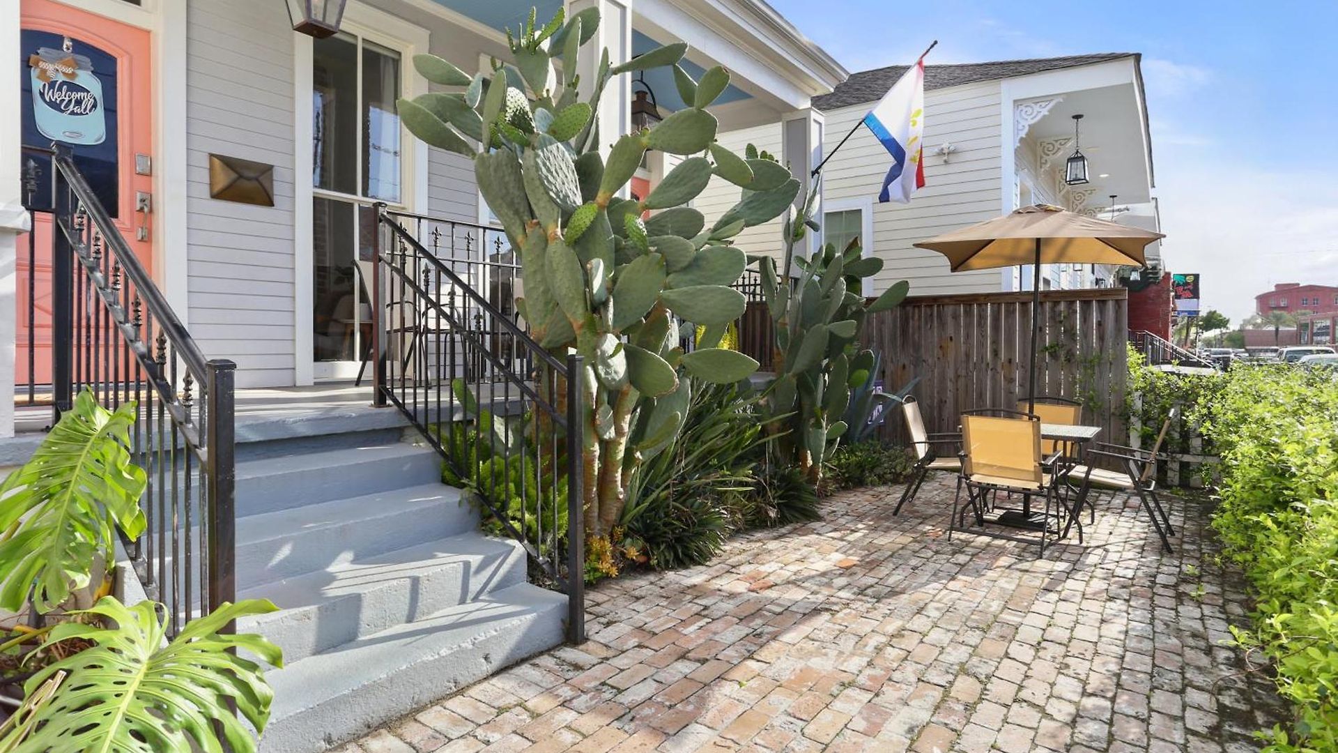 Upscale 3 Bed 2 Bath Private In Uptown New Orleans! Close To Magazine Street, Universities, & French Quarter Holiday home *