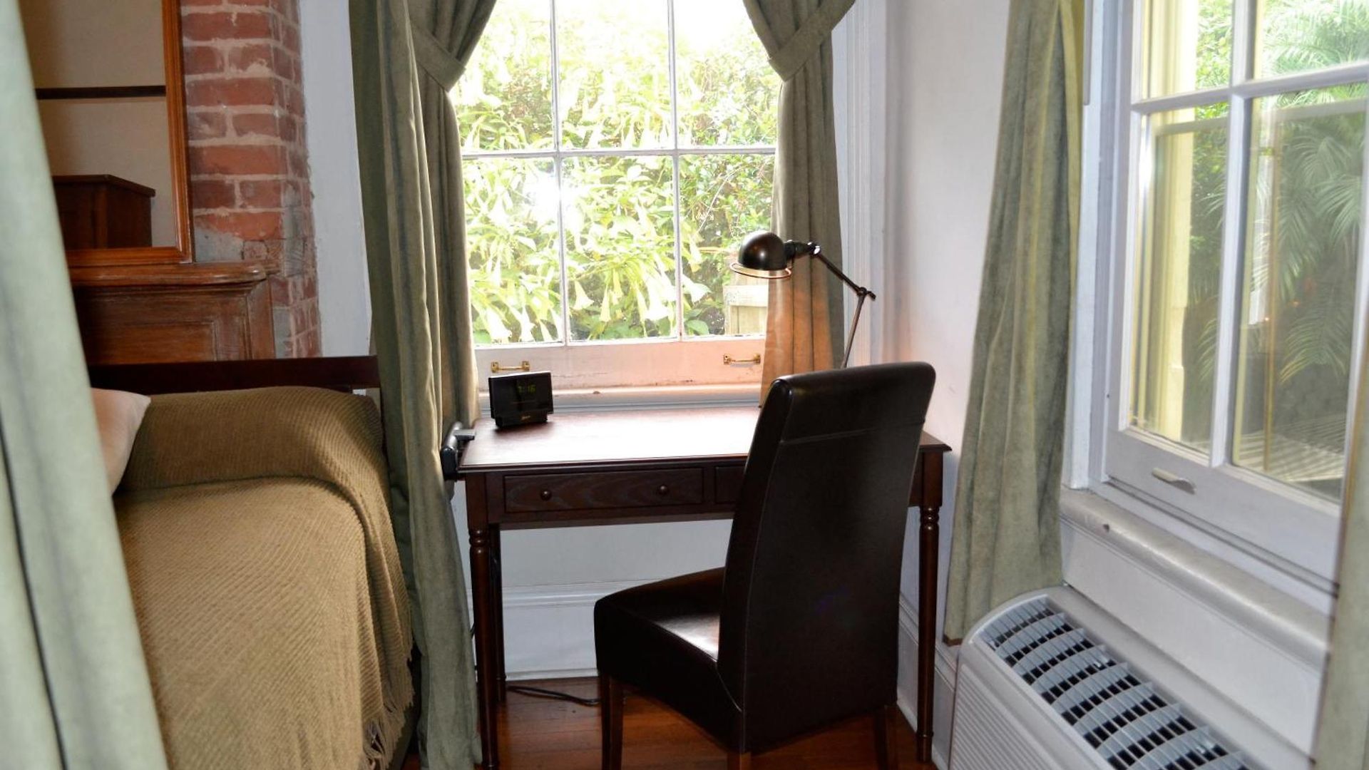 Auld Sweet Olive Bed & Breakfast