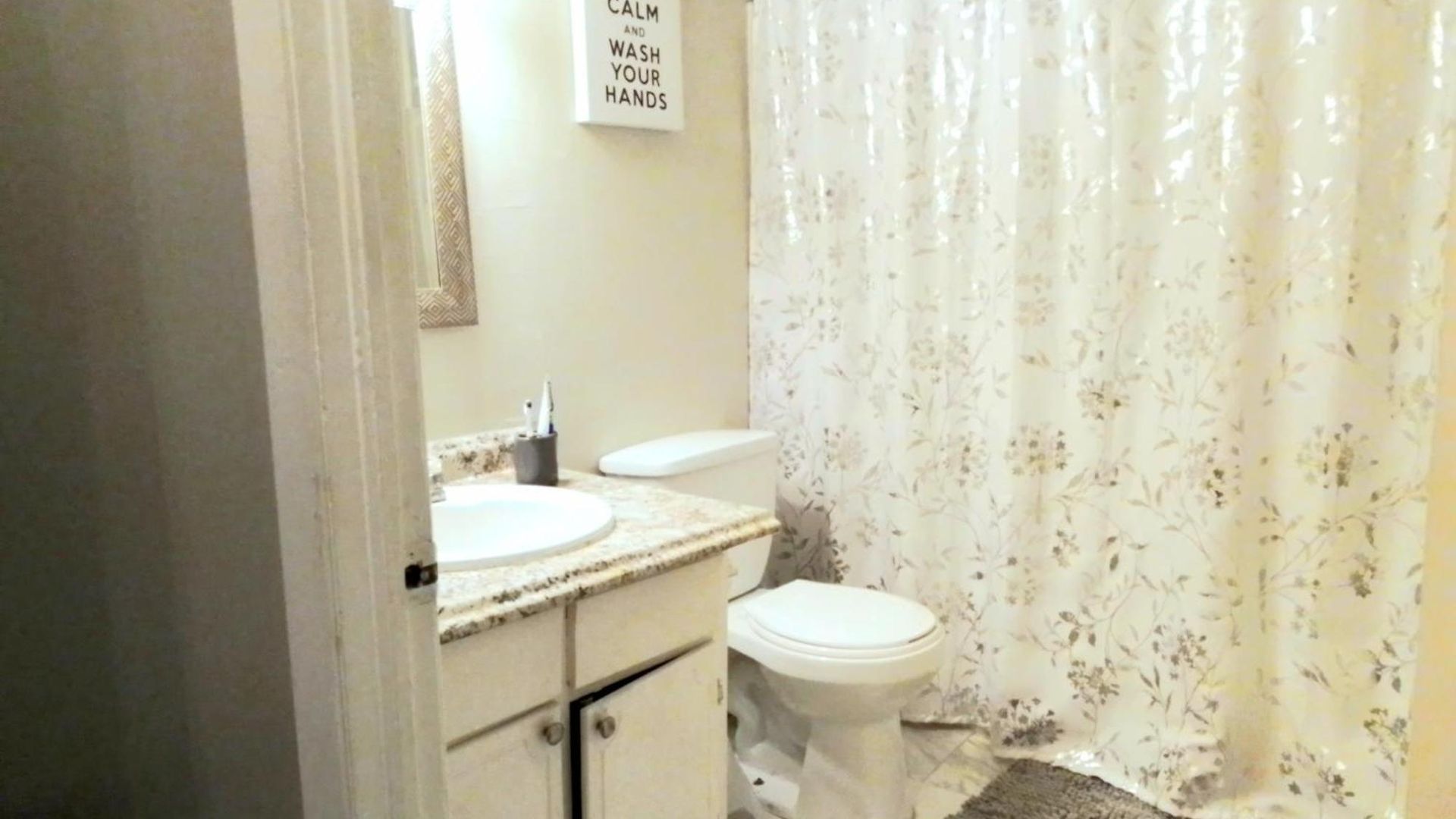 Cheeful, 2bed X 1bath Brick House *