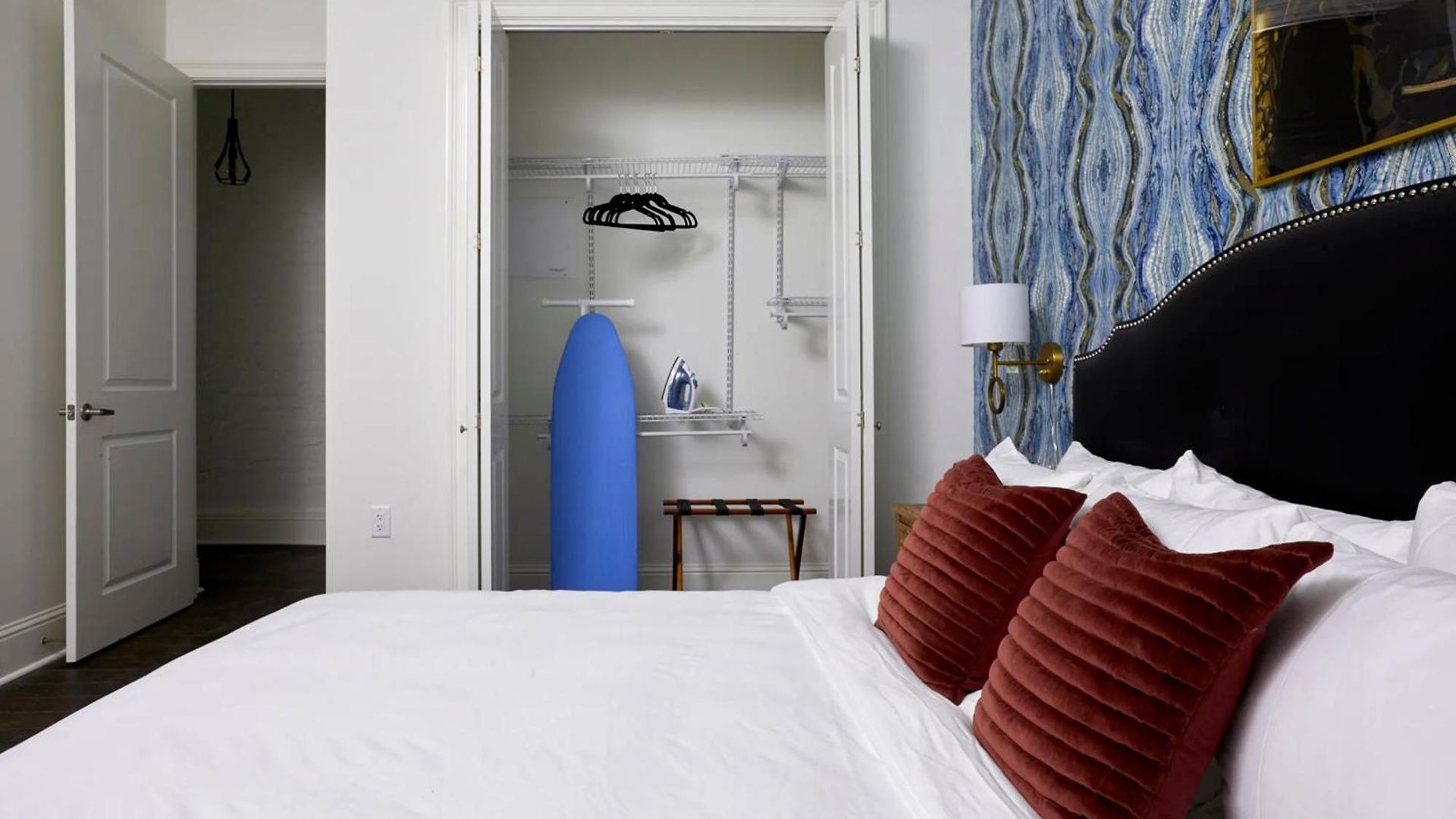 Apartment Roami At St. Charles *