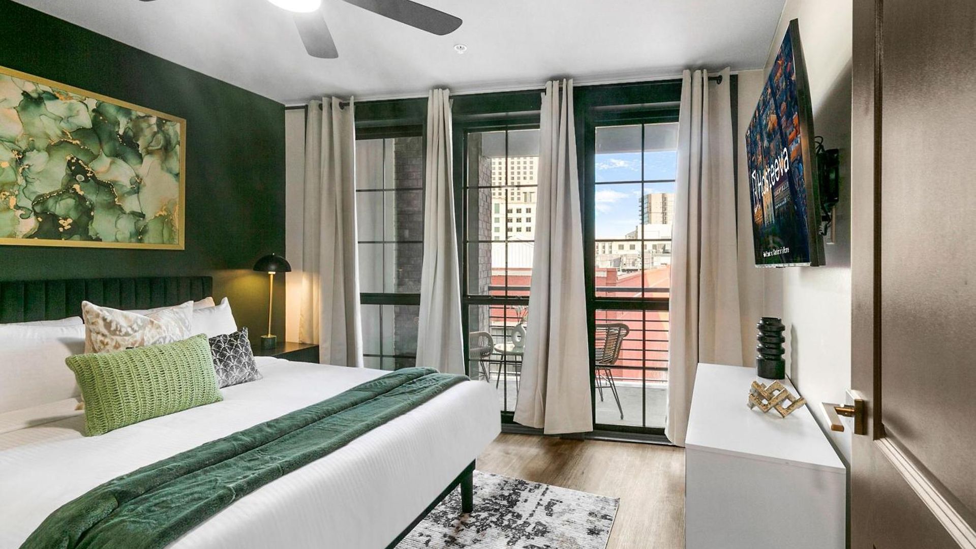 The Pelican By Hosteeva Apartment *