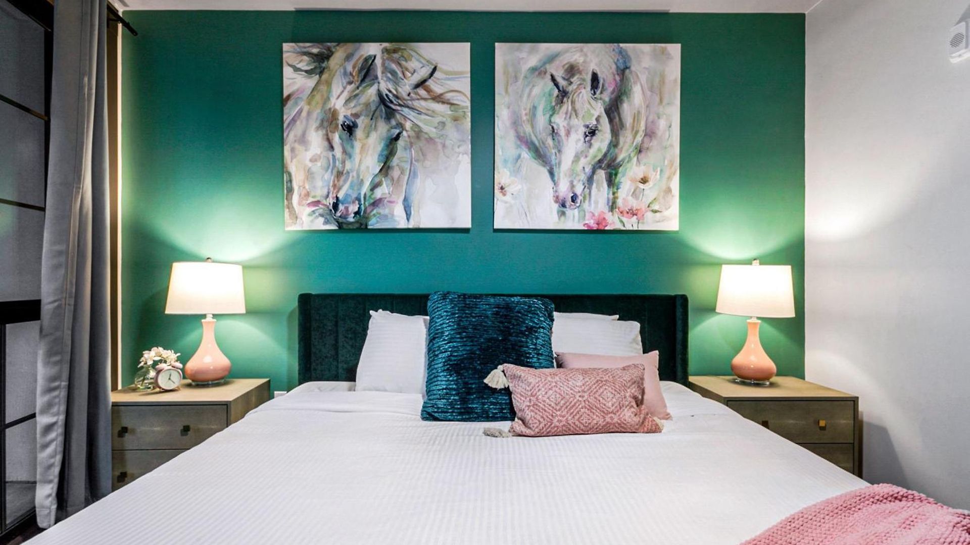 The Pelican By Hosteeva Apartment *