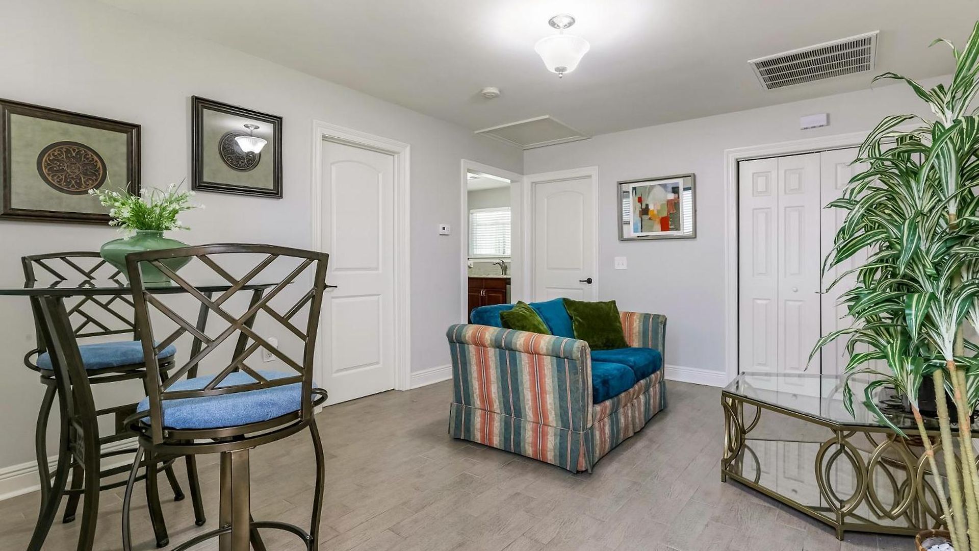 Apartment Mardi Gras Patio 2br 8mins To Canal St
