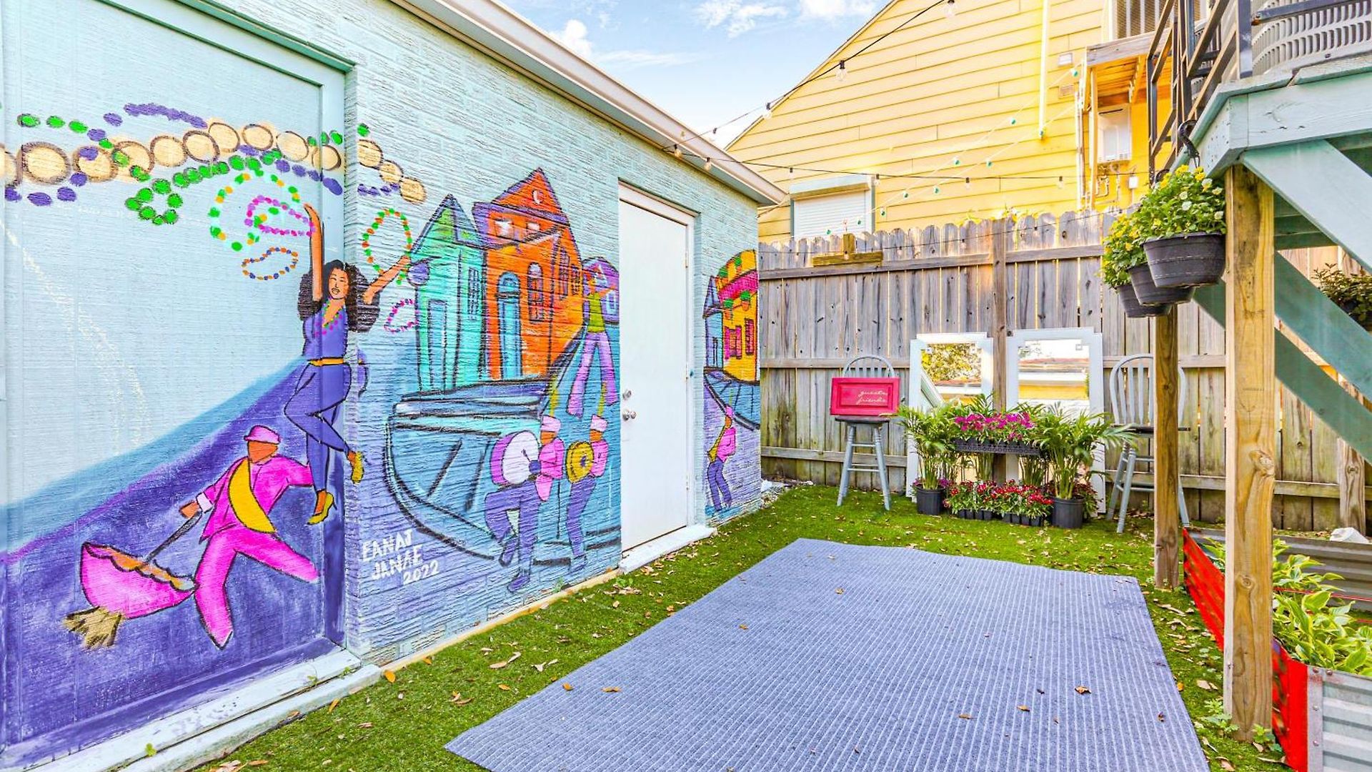 Mardi Gras Patio 2br 8mins To Canal St Apartment