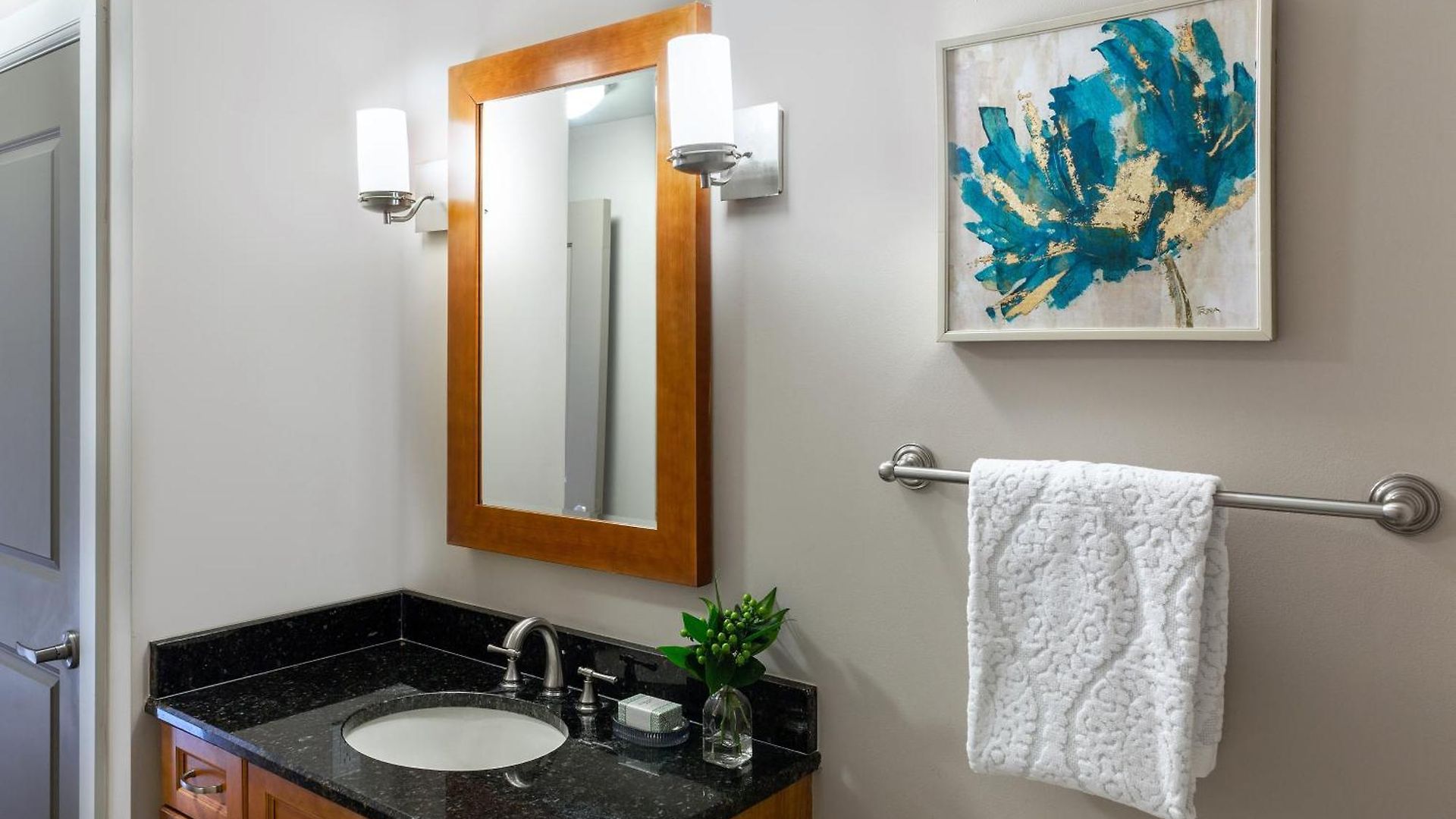 Roami At Hibernia Tower Apartment *