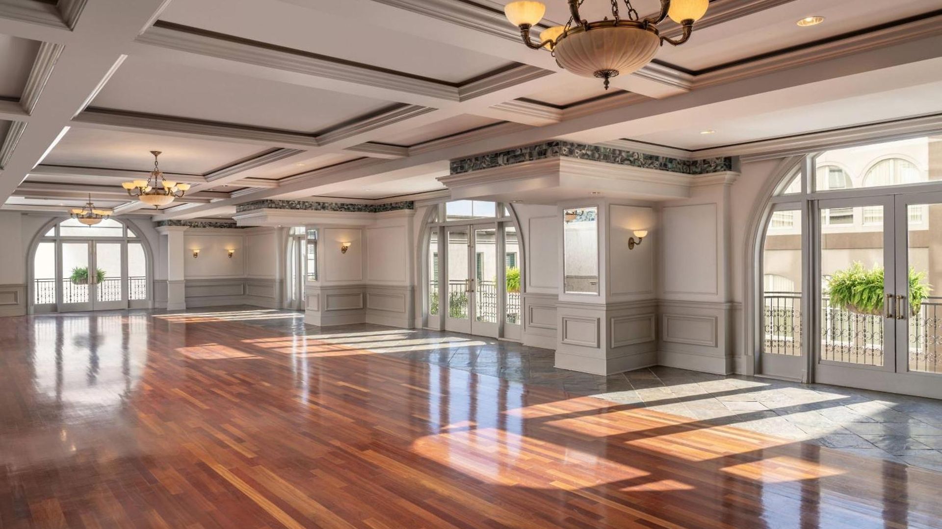The Ritz-carlton, Hotel