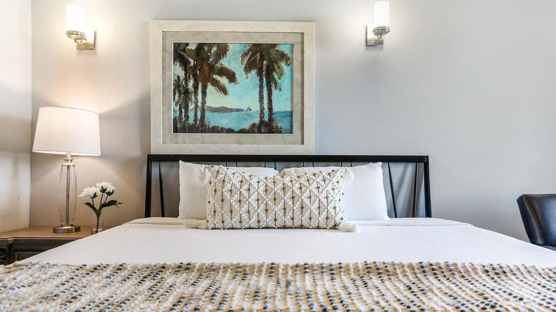 Stunning Near French Quarter Apartment *