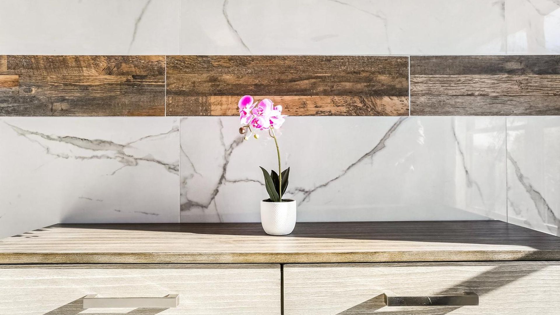 Stunning Near French Quarter Apartment