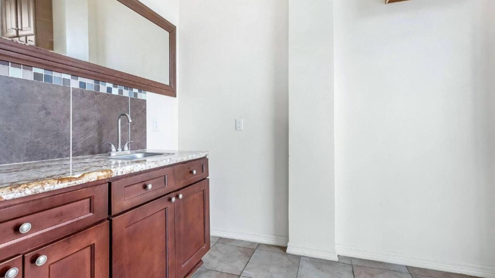 Carondelet Street Penthouse Close To Attractions Holiday home