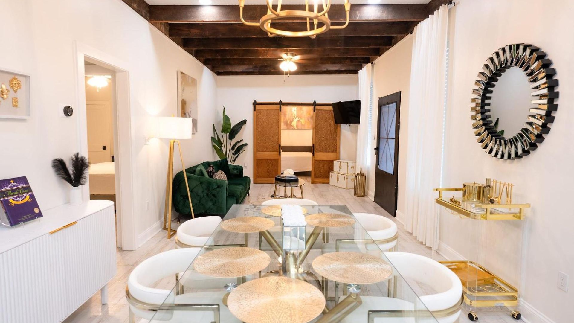 Esplanade Magic 5 Just Minutes By Uber Or Car To French Quarter And 5 Mins From Superdome Holiday home *