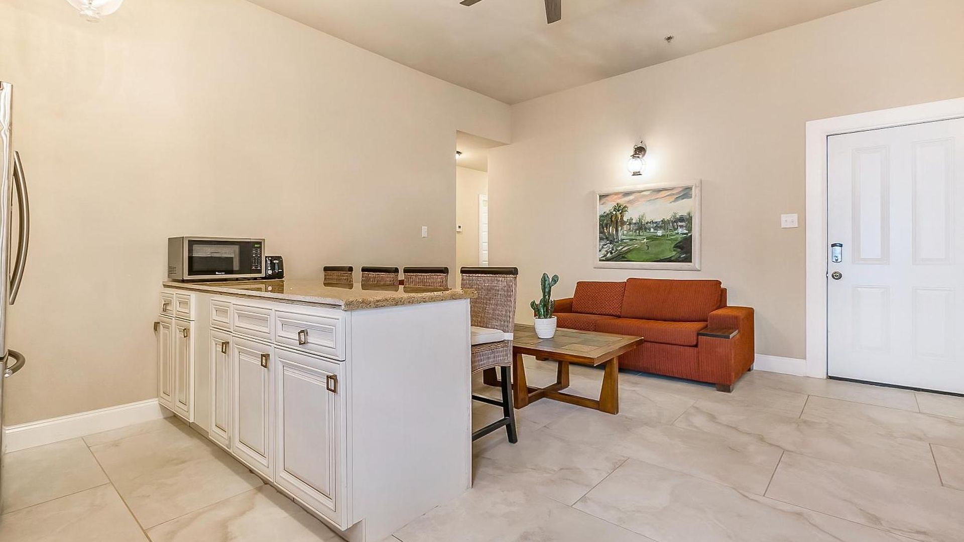 Spacious In Downtown Nola Apartment