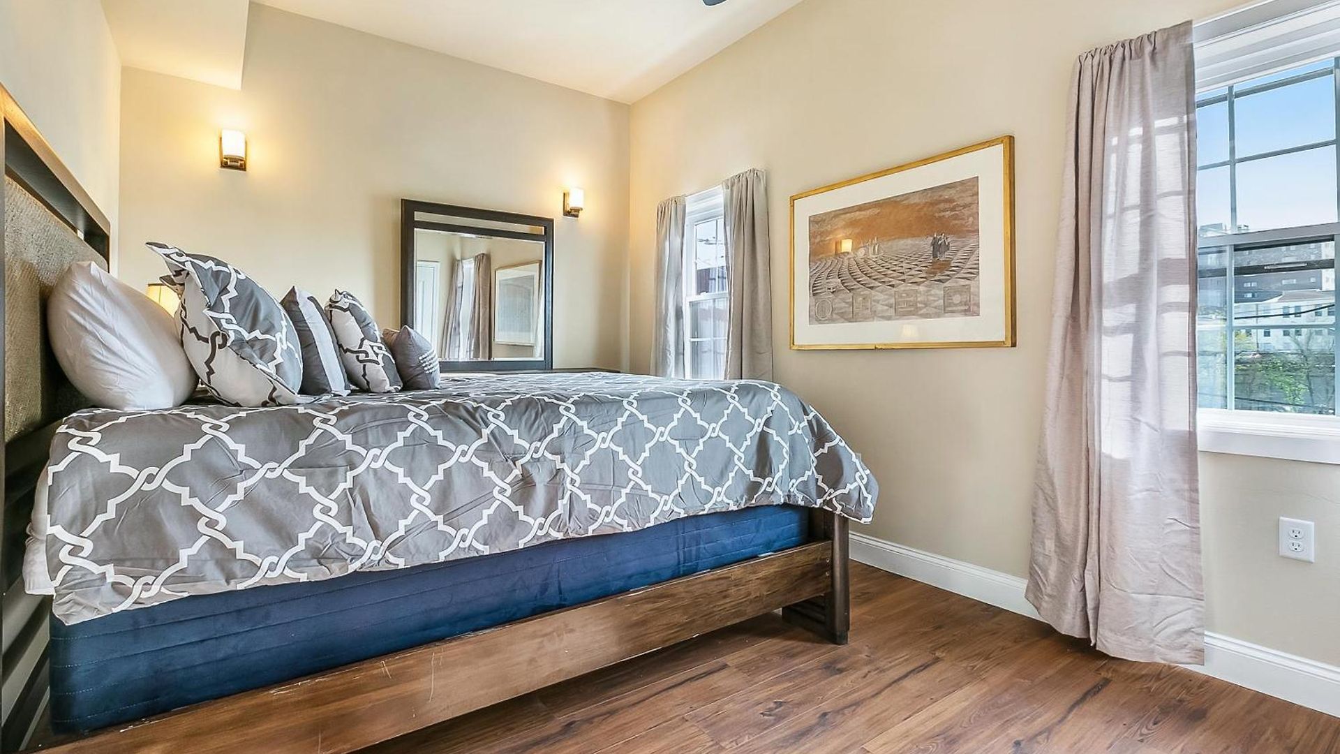 Spacious In Downtown Nola Apartment *