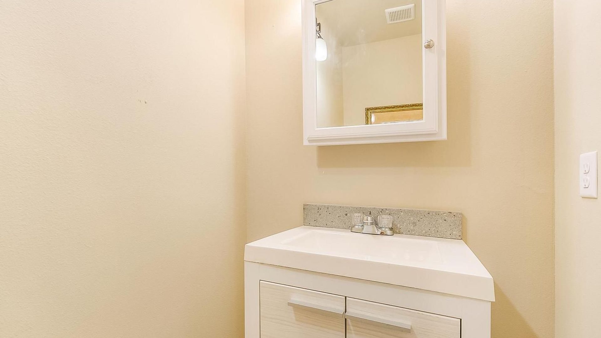 Spacious In Downtown Nola Apartment New Orleans