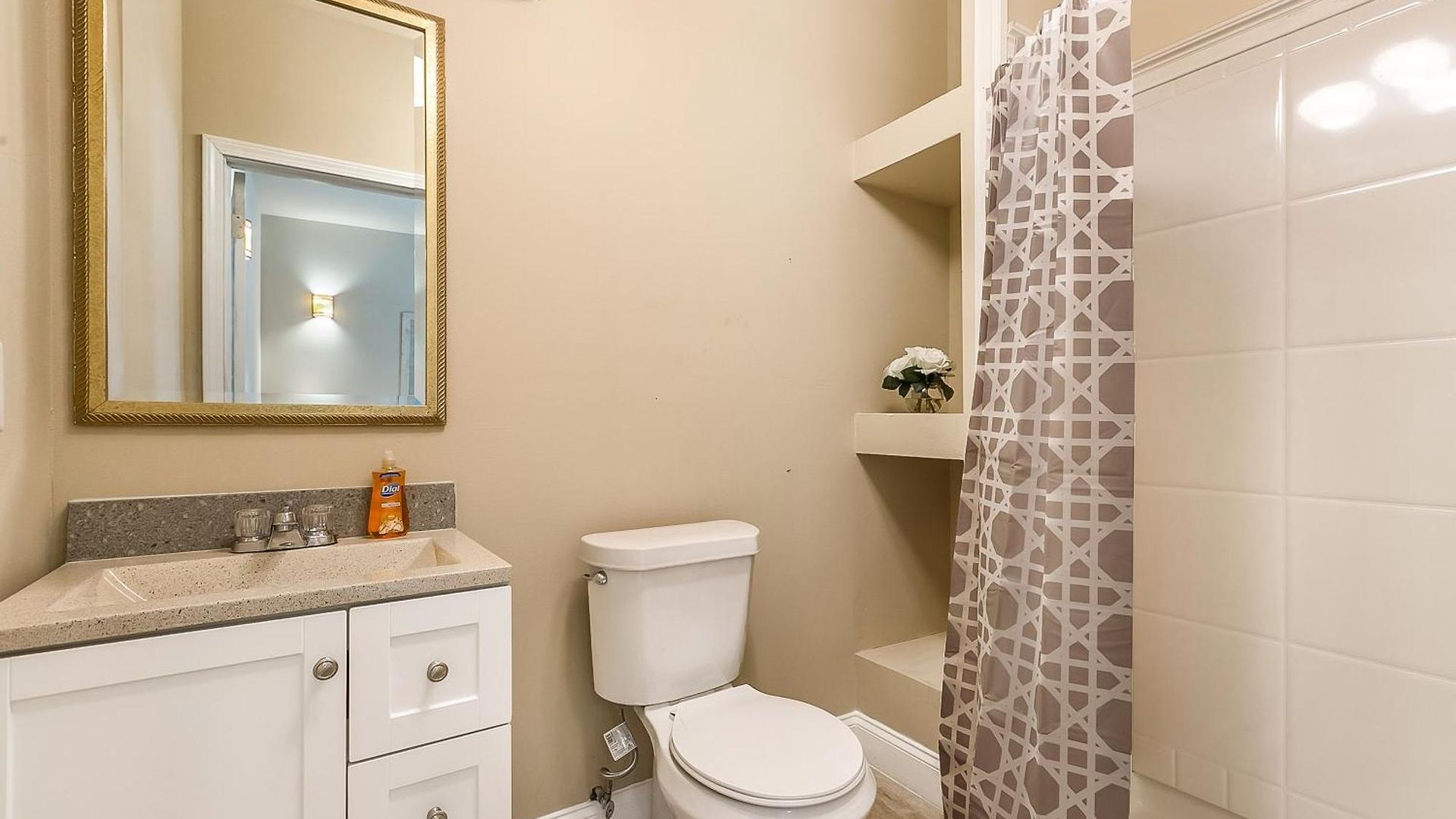 Spacious In Downtown Nola