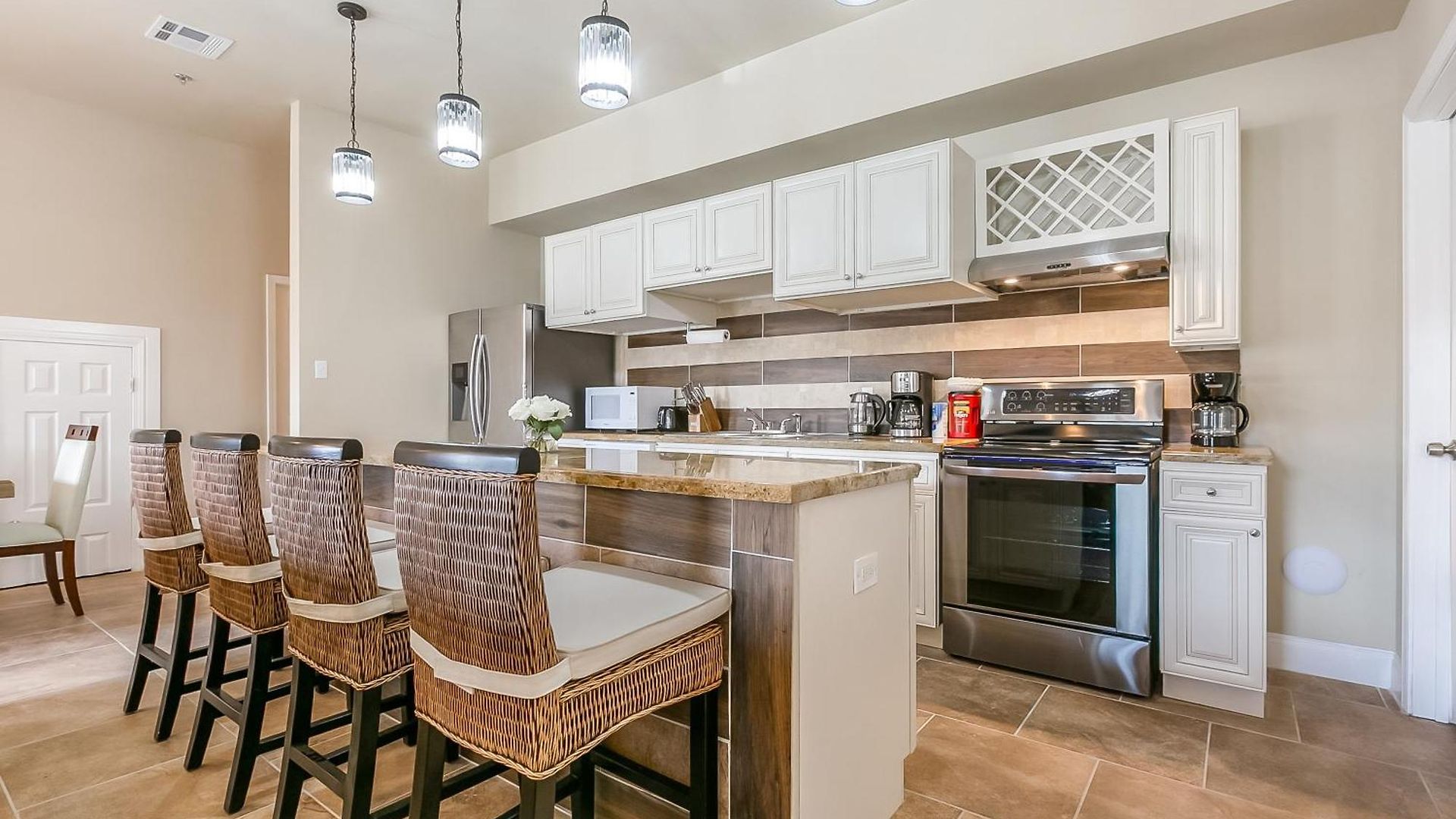 Spacious In Downtown Nola